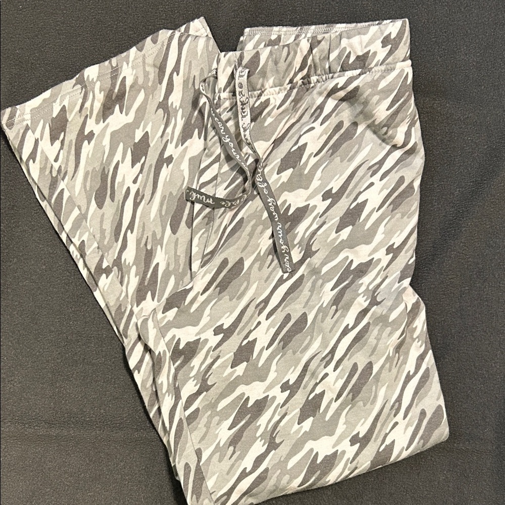 Muk Luks Light Gray Pajama Set with Camo Pants - Picture 3 of 5
